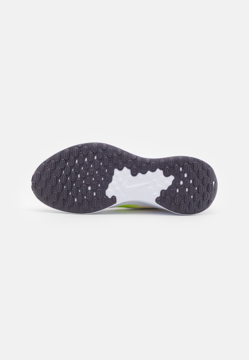 Nike Performance Nike Performance REVOLUTION 7 - Neutral running shoes Speichern exportieren