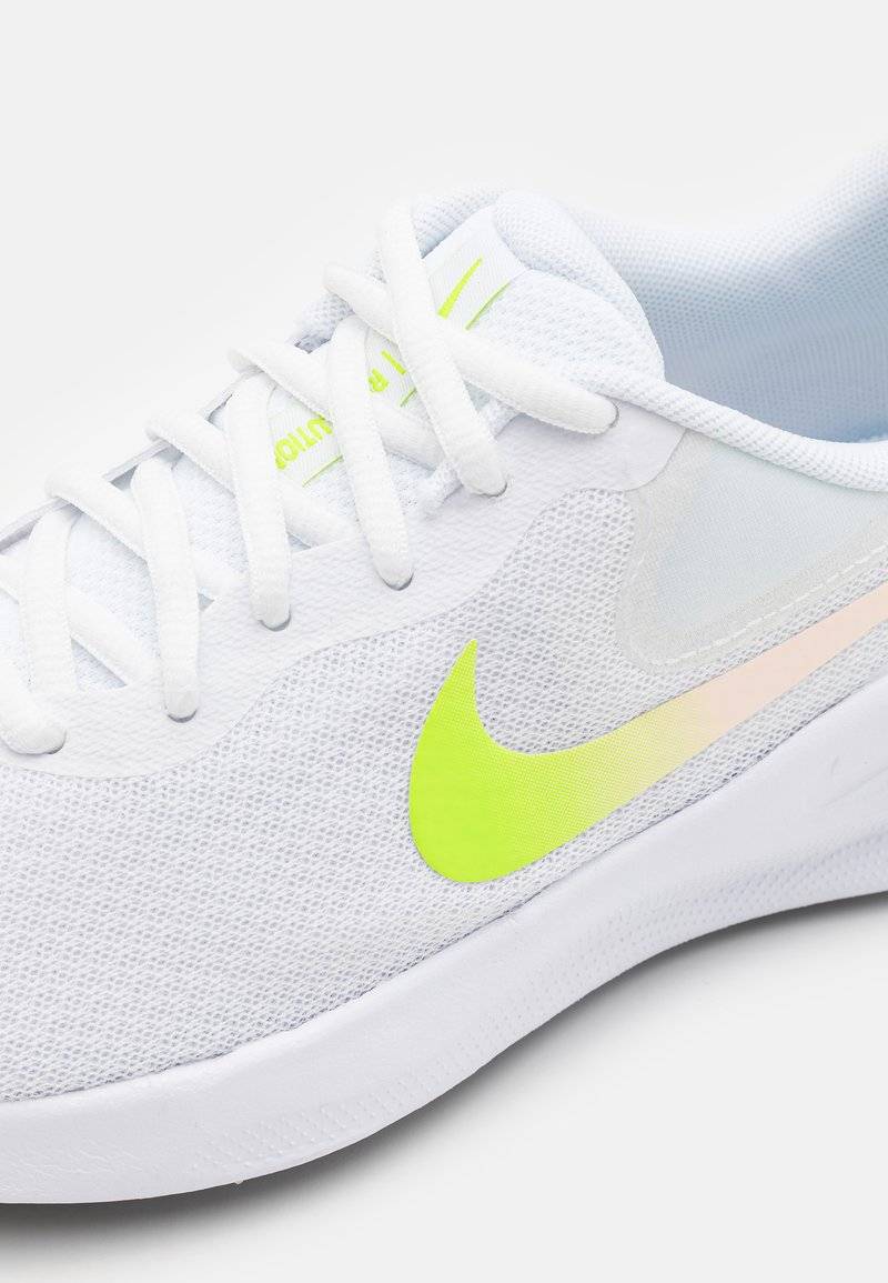Nike Performance Nike Performance REVOLUTION 7 - Neutral running shoes Speichern exportieren
