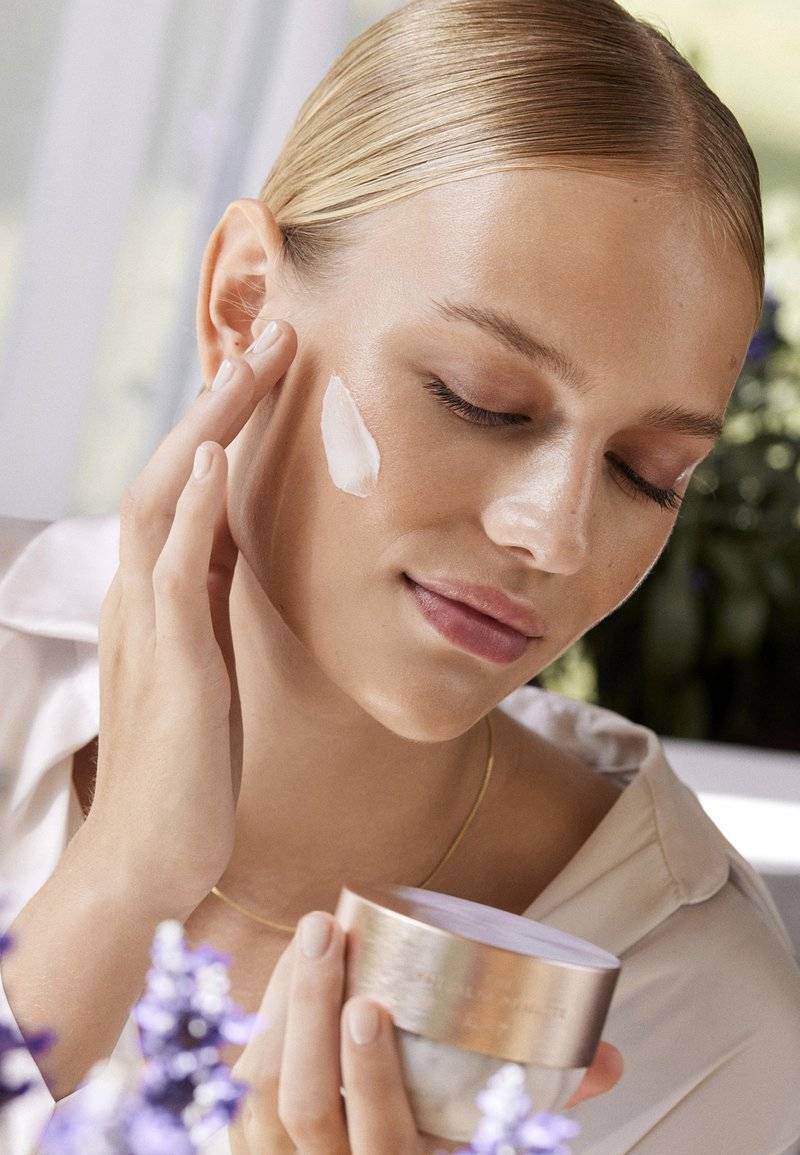 Rituals Rituals THE RITUAL OF NAMASTE GLOW ANTI-AGEING DAY CREAM REFILL - Face cream Verkauf