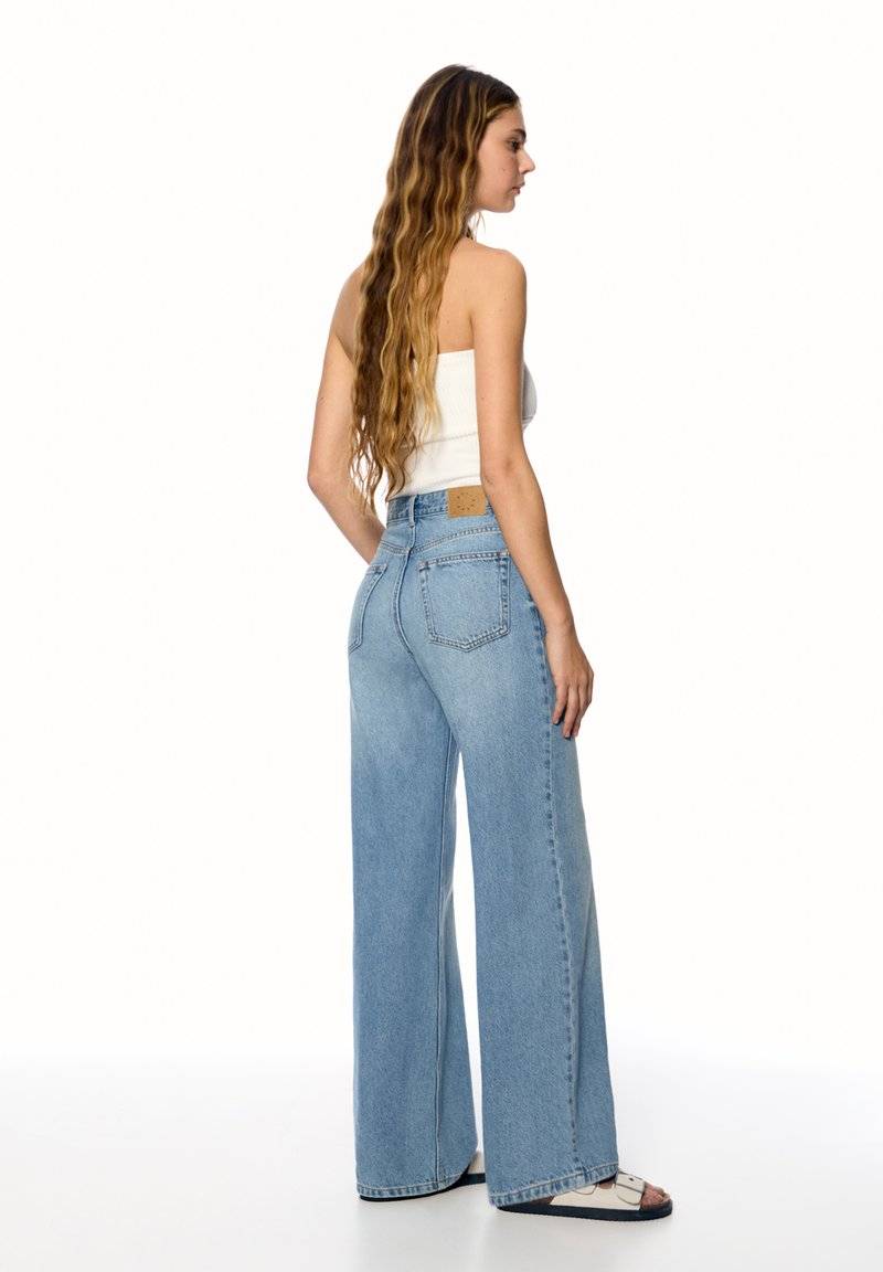 PULL&BEAR PULL&BEAR HIGH WAIST - Flared Jeans - blue Jubiläumsangebot