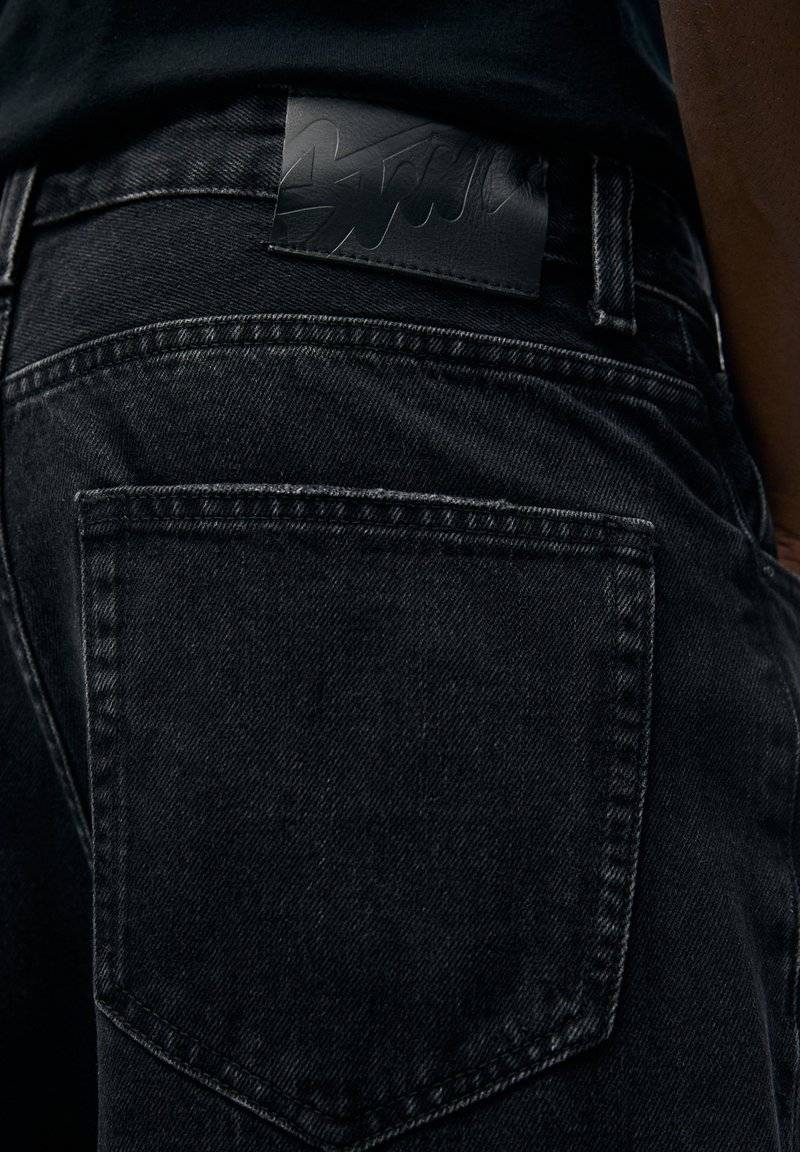 PULL&BEAR PULL&BEAR LOOSE-BAGGY - Relaxed fit jeans - black Top Angebot