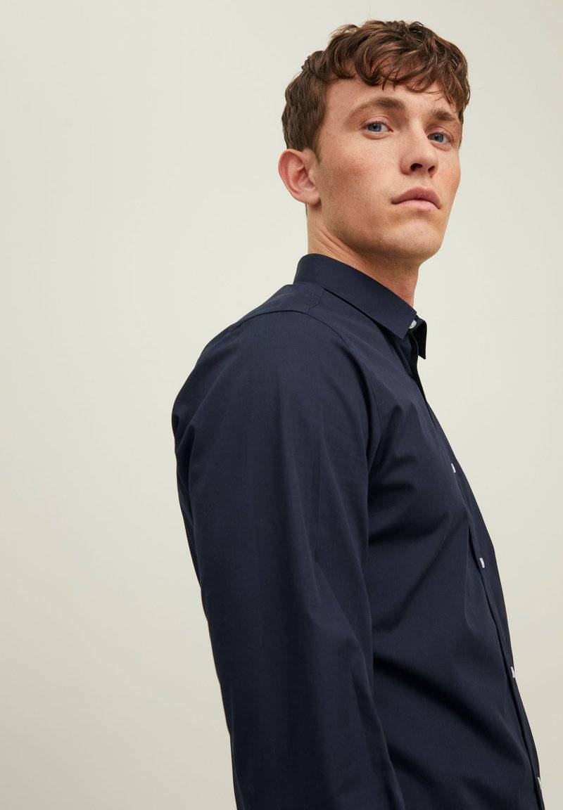 Jack & Jones Jack & Jones JJJOE SHIRT PLAIN - Formal shirt - navy blazer Muttertagsangebot