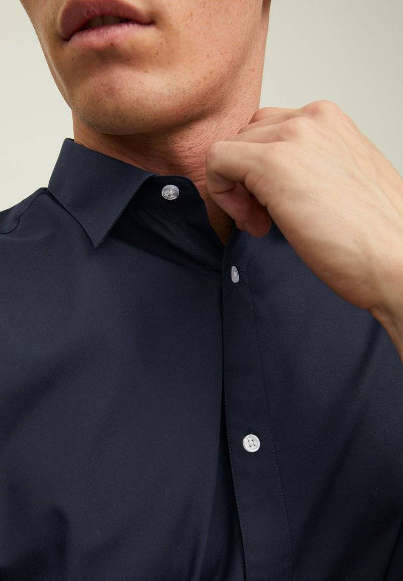 Jack & Jones Jack & Jones JJJOE SHIRT PLAIN - Formal shirt - navy blazer Muttertagsangebot