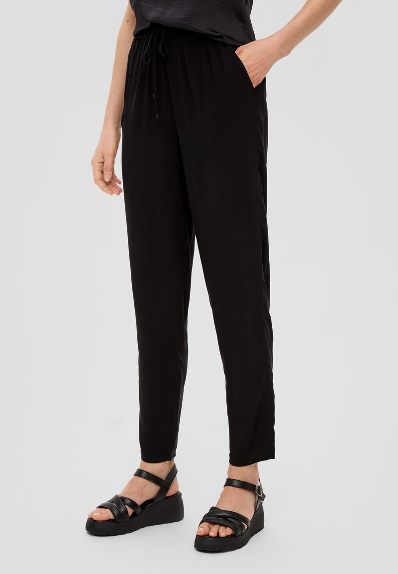 s.Oliver s.Oliver ANKLE-AUS REINER - Trousers - schwarz Zeitlich begrenztes Angebot