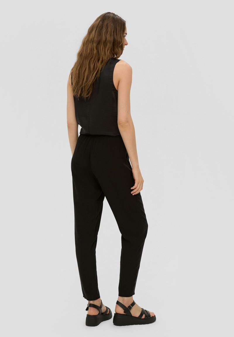 s.Oliver s.Oliver ANKLE-AUS REINER - Trousers - schwarz Zeitlich begrenztes Angebot