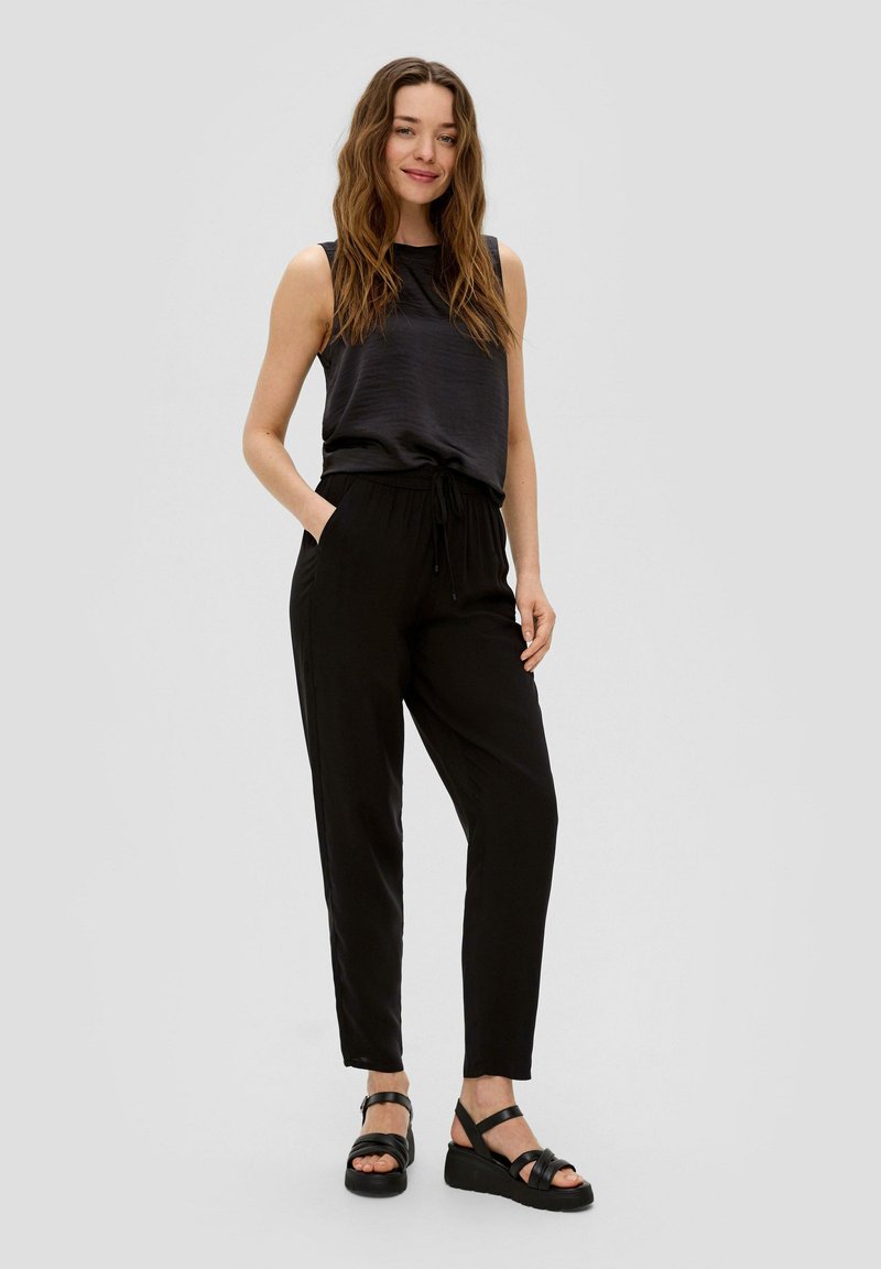 s.Oliver s.Oliver ANKLE-AUS REINER - Trousers - schwarz Zeitlich begrenztes Angebot