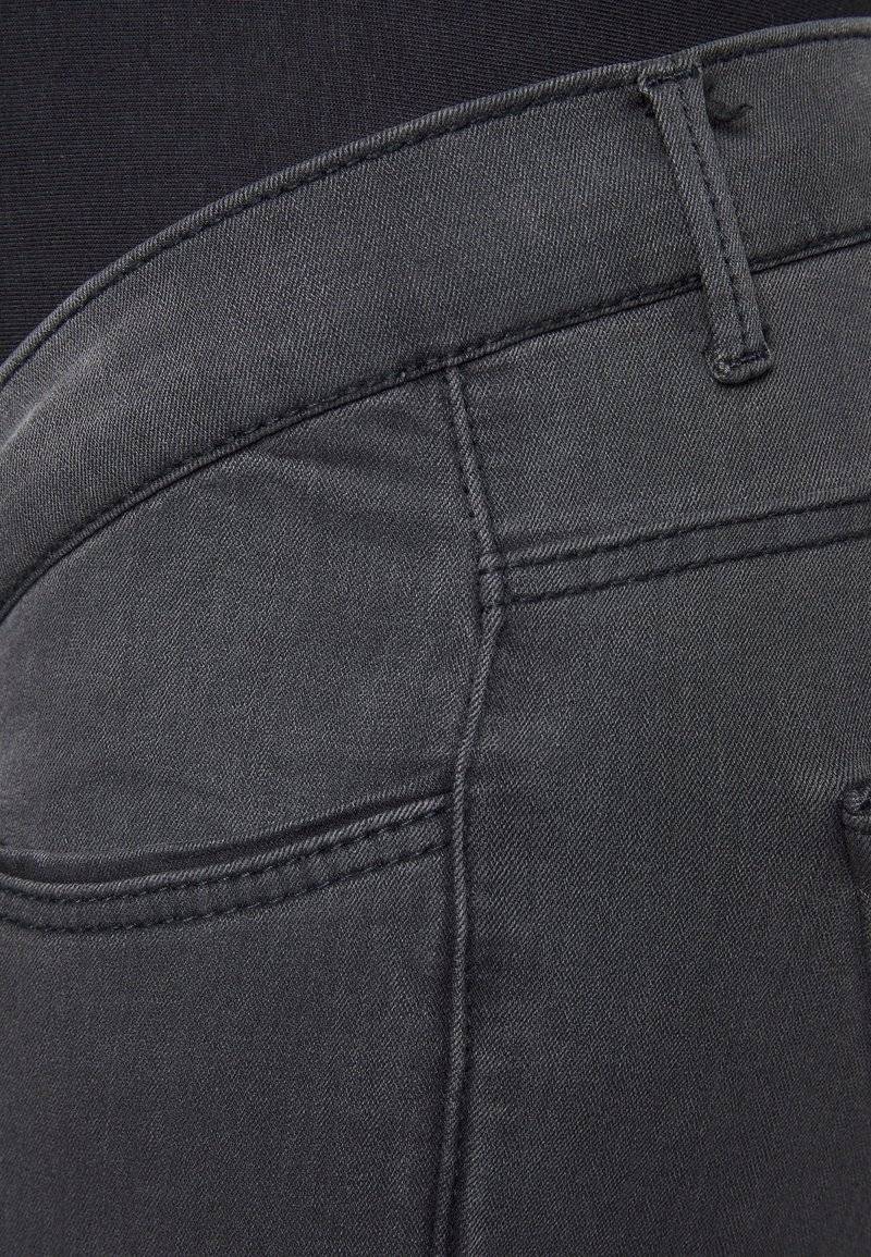 Vero Moda Maternity Vero Moda Maternity VMMTANYA PIPING NOOS - Relaxed fit jeans - dark grey denim Tiefpreis