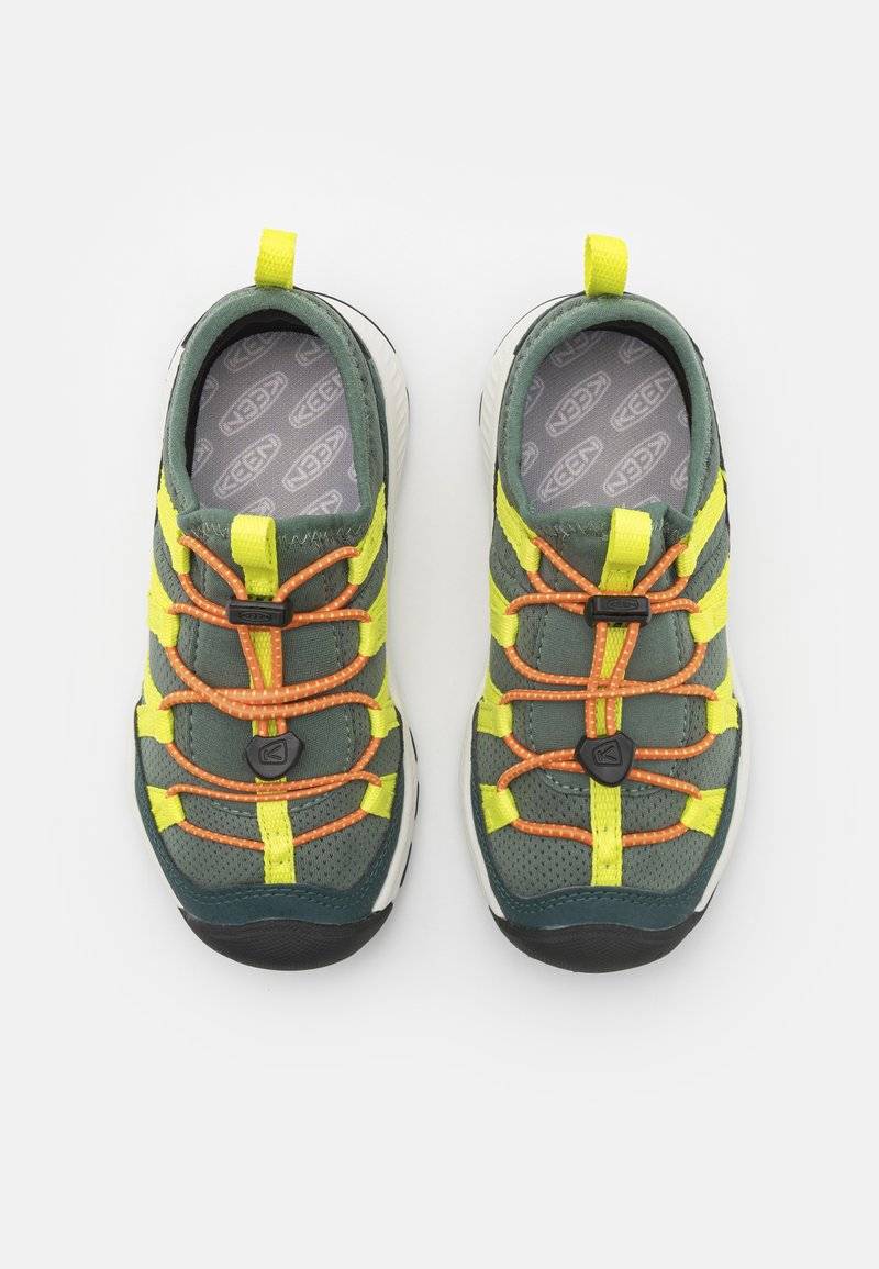 Keen Keen MOTOZOA UNISEX - Hiking shoes - green Letzter Tag