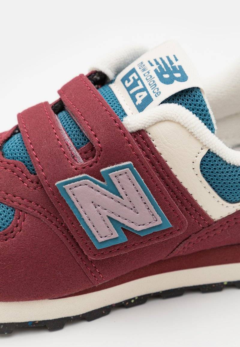 New Balance New Balance 574 UNISEX - Trainers - classic crimson Limitierter Zeitrabatt