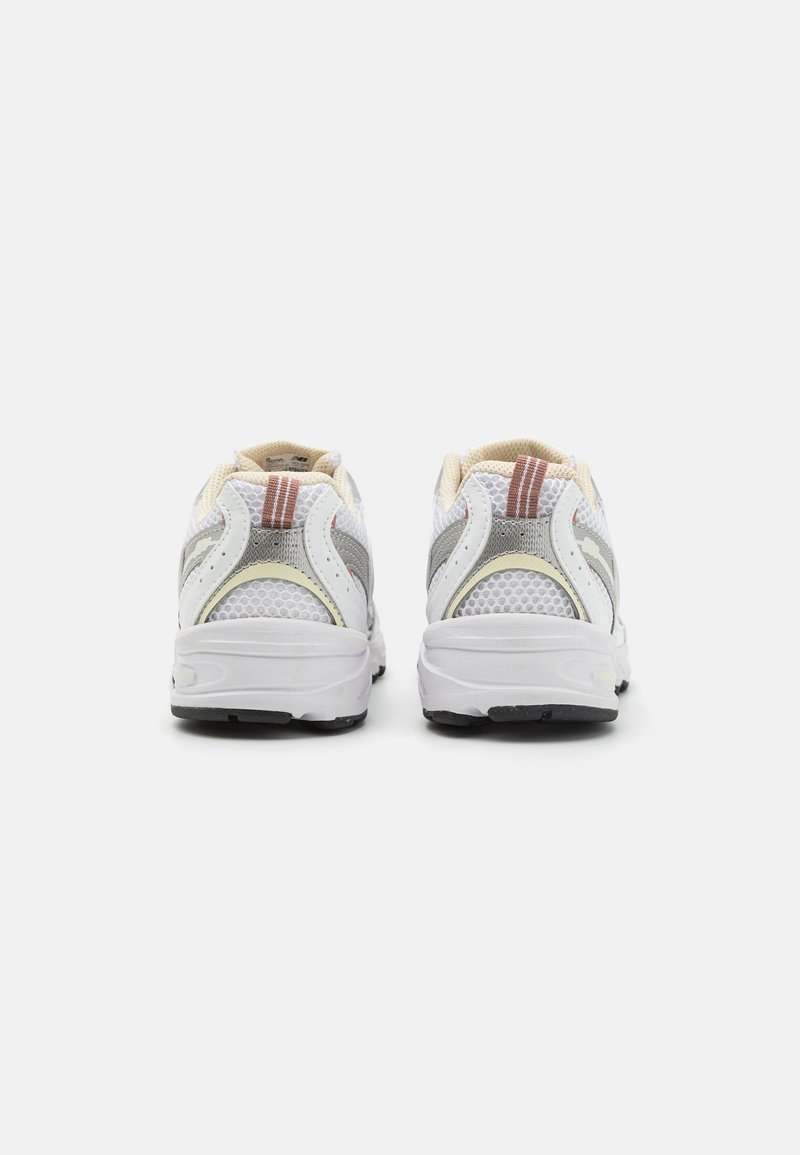 New Balance New Balance 530 UNISEX - Trainers - white Sonderangebot