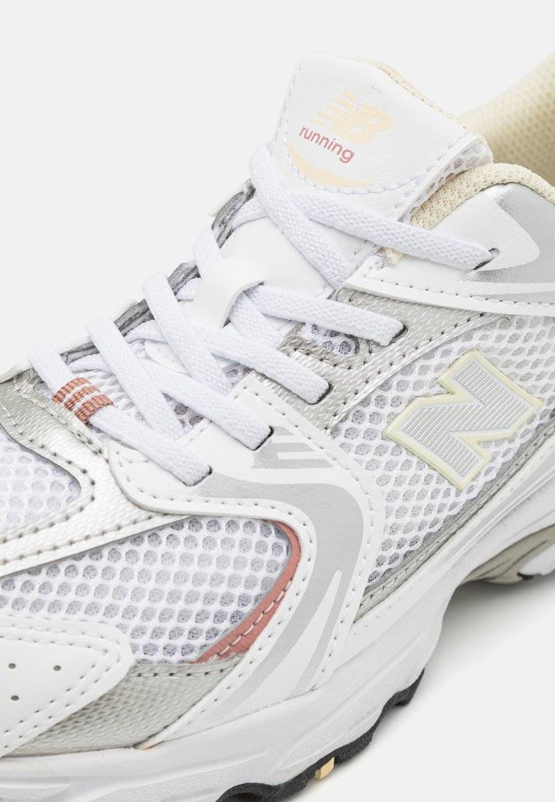New Balance New Balance 530 UNISEX - Trainers - white Sonderangebot