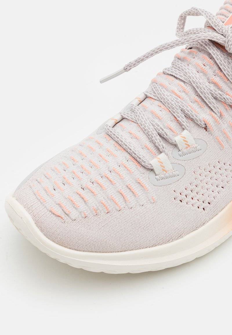 Under Armour Under Armour FLOW DYNAMIC INT EGRIT - Training shoe Online Outlet