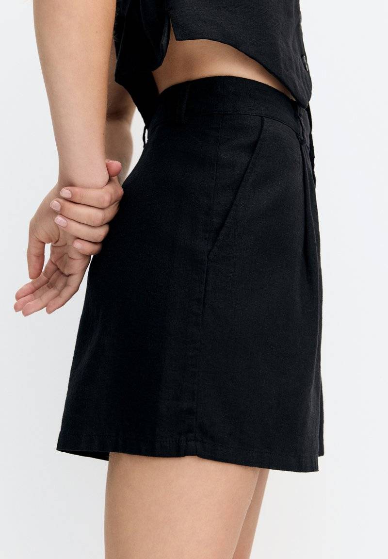 PULL&BEAR PULL&BEAR RUSTIC - BERMUDA - Shorts - black Riesige Ersparnisse