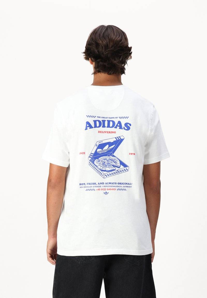adidas Originals adidas Originals STREET APETIT UNISEX - Print T-shirt - white Super Sparpreis
