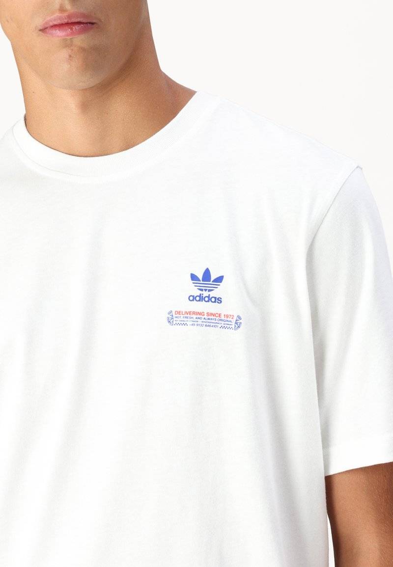adidas Originals adidas Originals STREET APETIT UNISEX - Print T-shirt - white Super Sparpreis