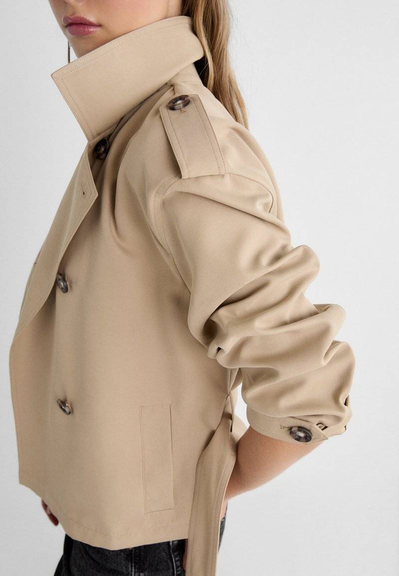 Stradivarius Stradivarius WITH BELT - Summer jacket - beige Letzter Tag