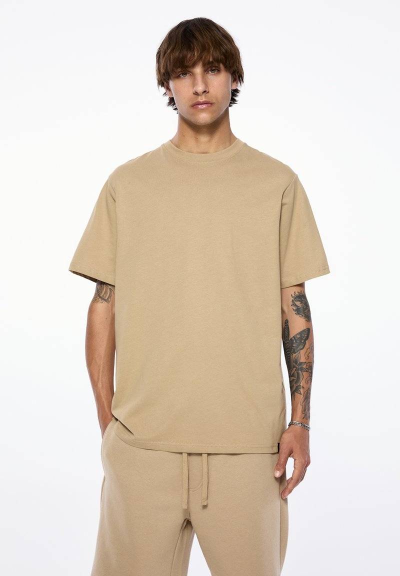 PULL&BEAR PULL&BEAR SET BERMUDA SHORTS AND T-SHIRT - Tracksuit bottoms - sand Vierteljährliche Förderung