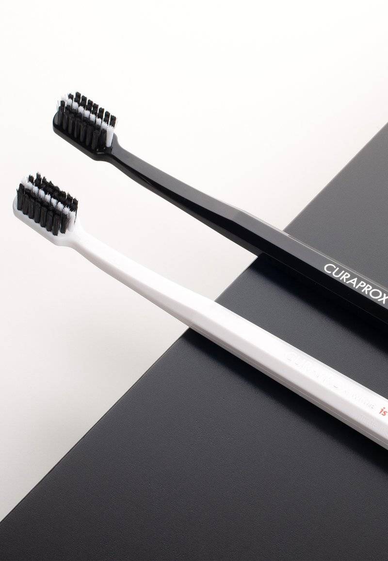 Curaprox Curaprox BLACK IS WHITE BLACK/WHITE DUO - Dental care tool - black Angebote