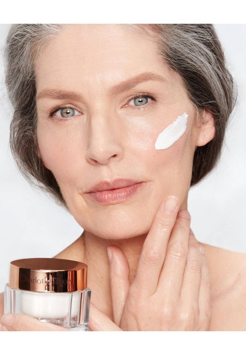 Charlotte Tilbury Charlotte Tilbury CHARLOTTE'S MAGIC CREAM SPF - REFILLABLE - Face cream Exklusive Angebote
