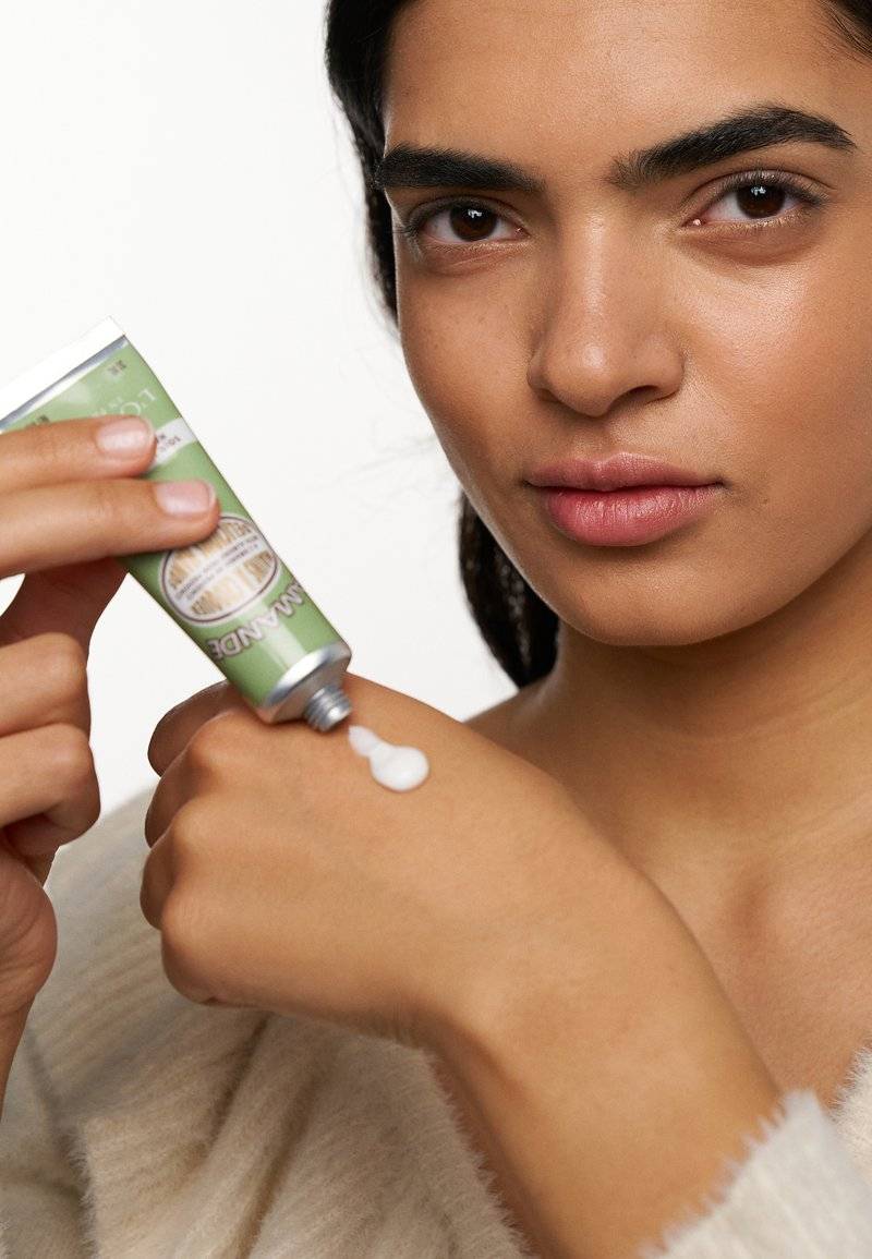 L'OCCITANE L'OCCITANE ALMOND HAND CREAM - Hand cream Blitzangebot
