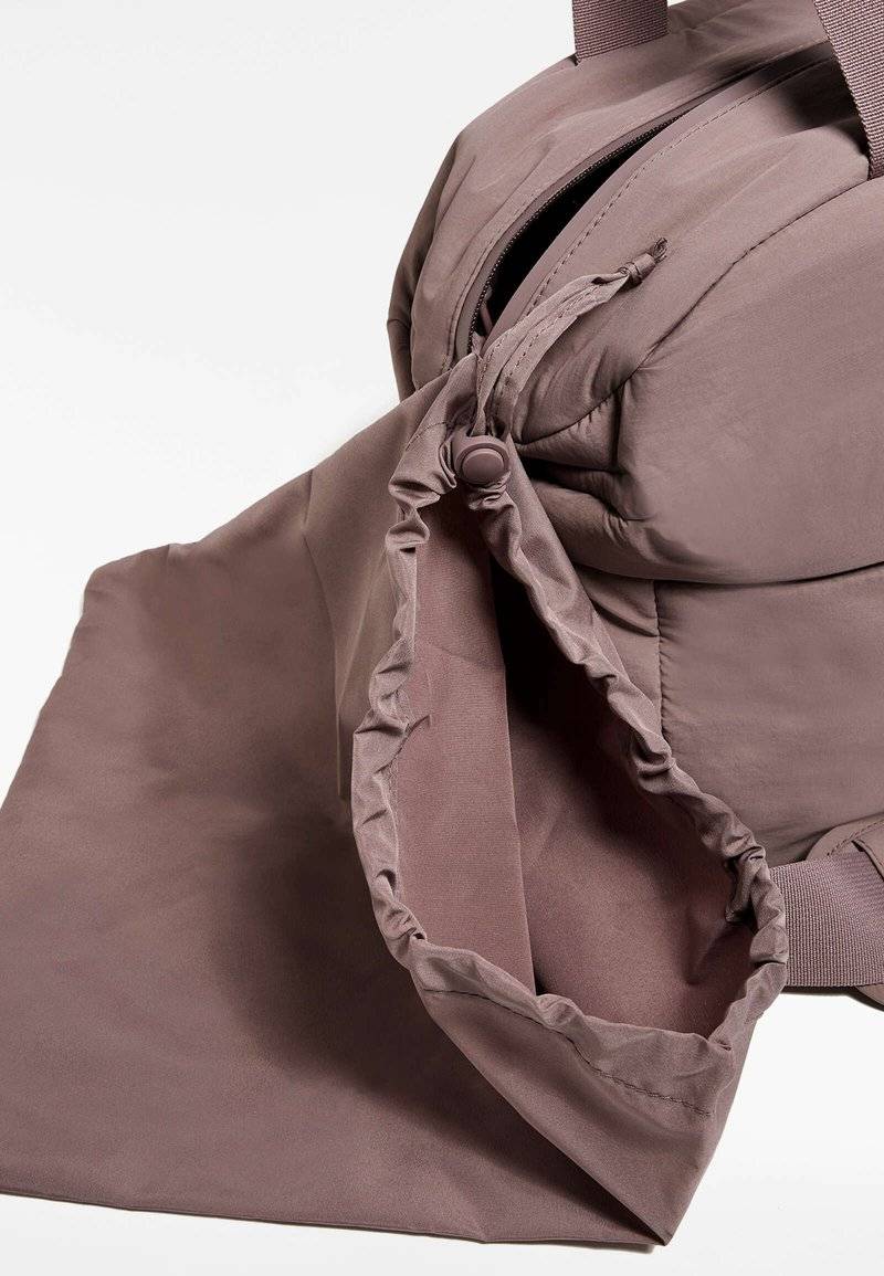 OYSHO OYSHO WITH FLAP POCKET - Sports bag - pink Tiefpreis