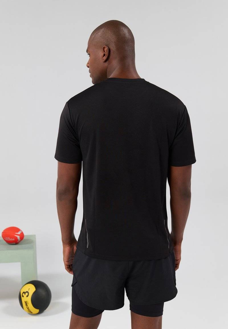 Pier One Sport Pier One Sport Basic T-shirt - black Bis zu 55% Rabatt