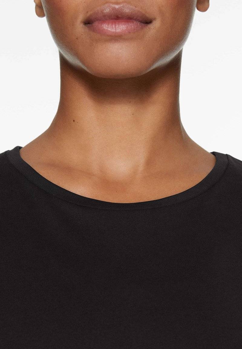OYSHO OYSHO MODAL - Basic T-shirt - black 50% Rabatt mit kostenlosem Versand