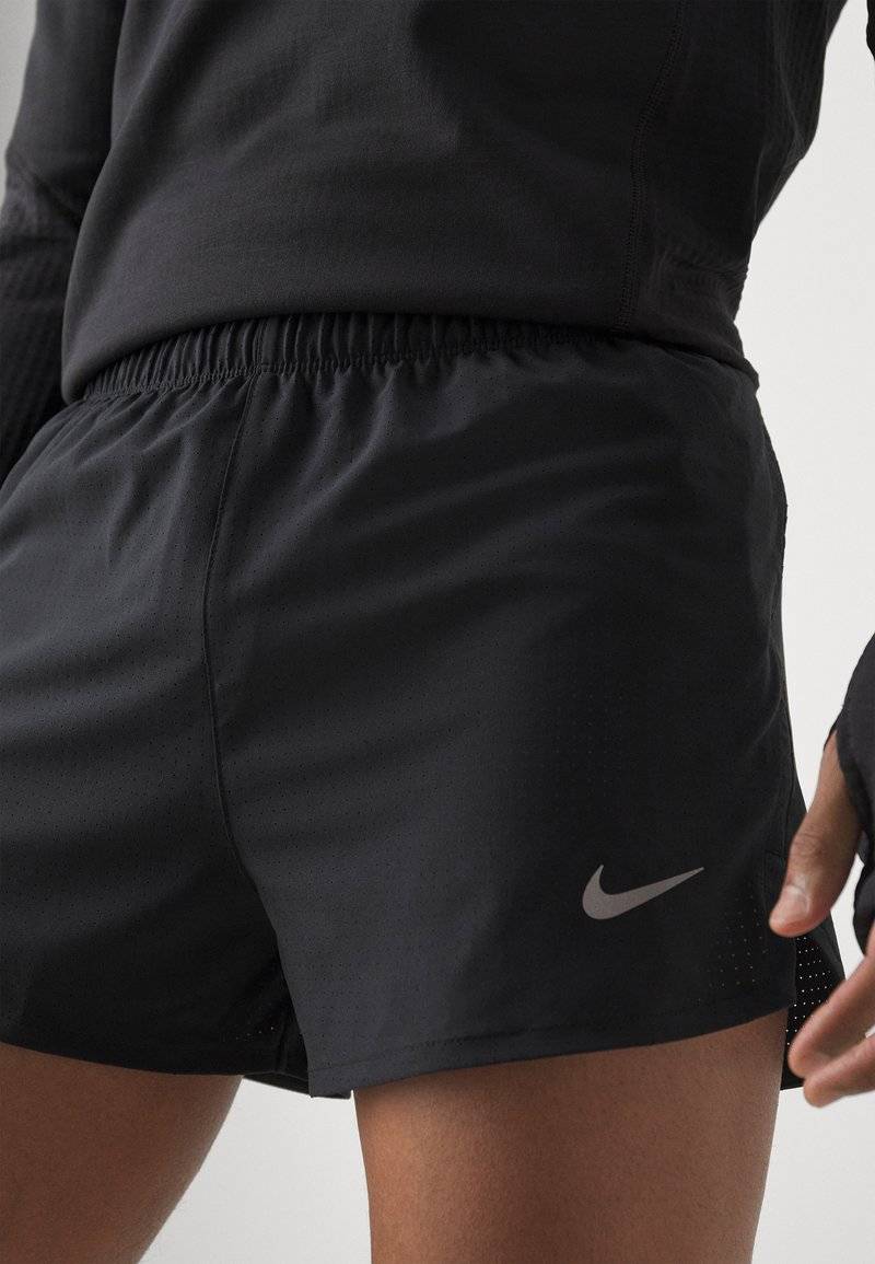 Nike Performance Nike Performance FAST SHORT - Sports shorts Begrenzt auf 3 Tage