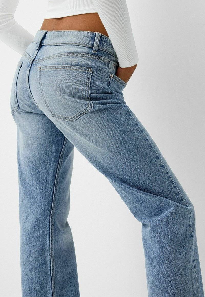 Bershka Bershka Straight leg jeans 50% Rabatt für begrenzte Zeit