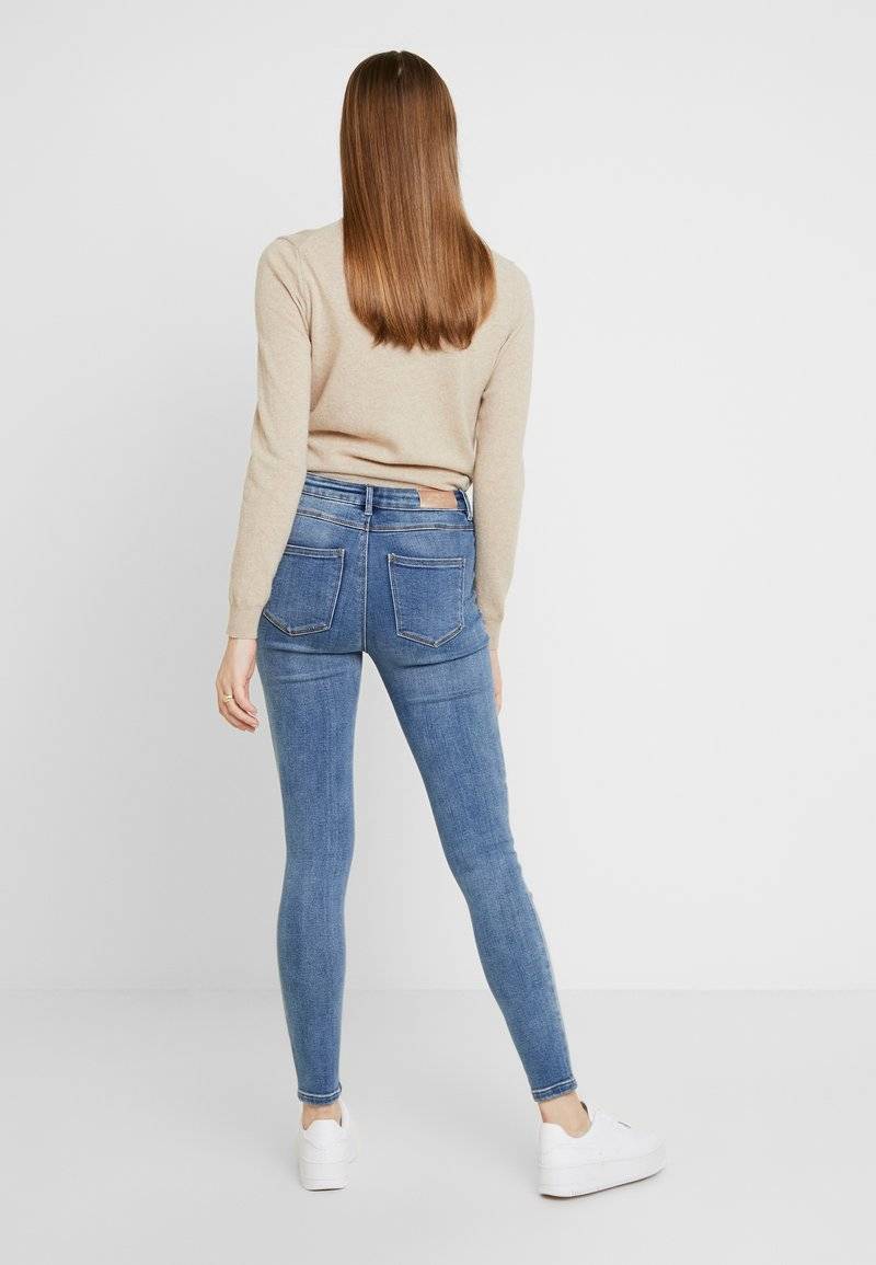 ONLY ONLY ONLMILA - Jeans Skinny Fit - medium blue denim Fabrikpreis