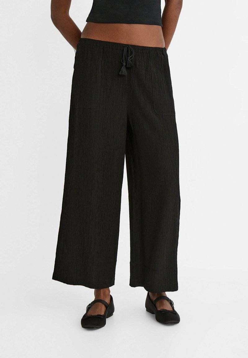 Stradivarius Stradivarius FLOWING CULOTTES - Trousers - black Online Shopping