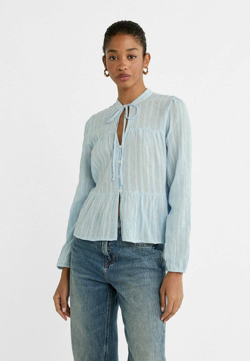 Stradivarius Stradivarius FLOWING BOHO - Blouse - light blue Exklusivangebot
